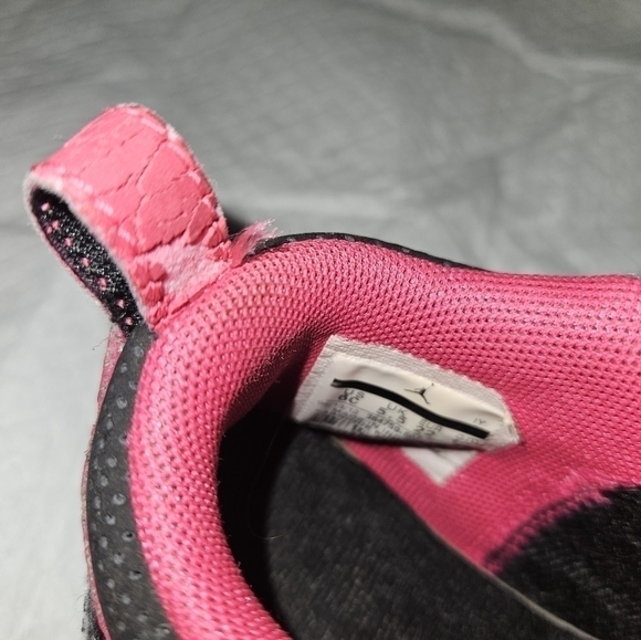 Girls Nike Air Jordan Retro Shoes Sneakers 6C Pink - Picture 13 of 14